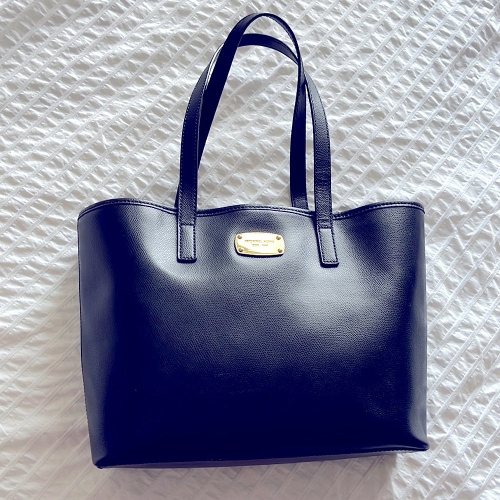 Black Michael Kors shoulder bag purse